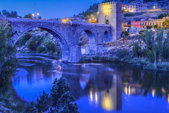 TOLEDO VIP Tour: Complete official guided tour, Van from Madrid