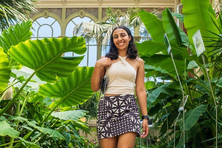 Barcelona: Private Photoshoot in Ciutadella Park with Ami
