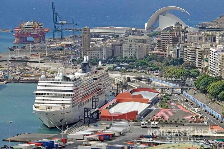 OUR MEETING POINT SEEN FROM THE CRUISE SHIP