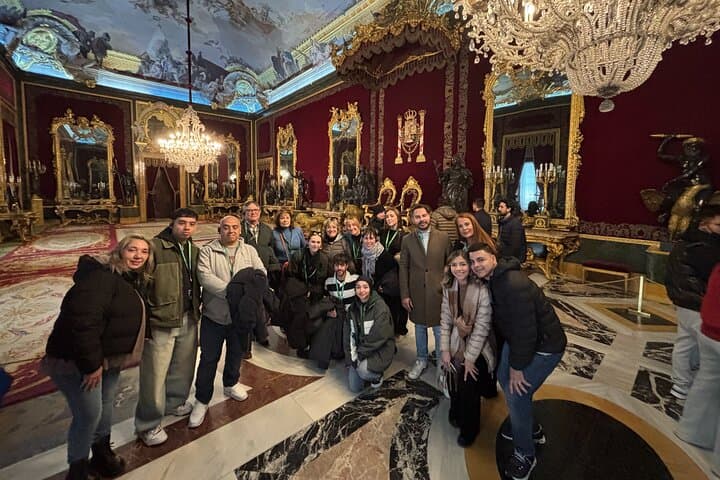 Royal Palace Guided Tour Small Group with Tickets