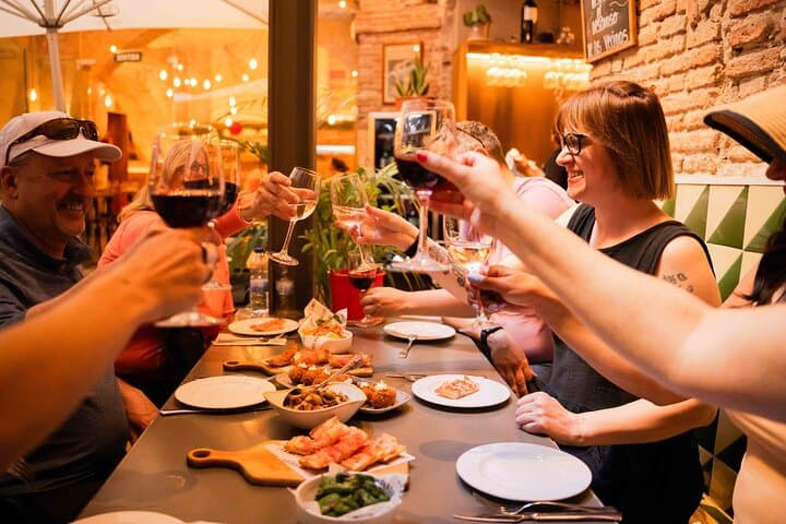 Tapas, Wine, and Culture: A Bike Ride Through Barcelona’s Heart