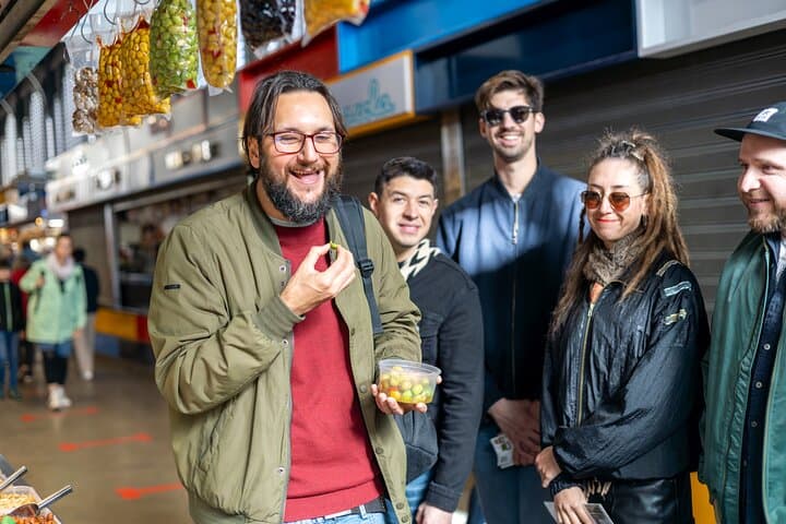 Malaga Food Tour with 12+ Tastings: Tapas, Olive Oil, Ham & More