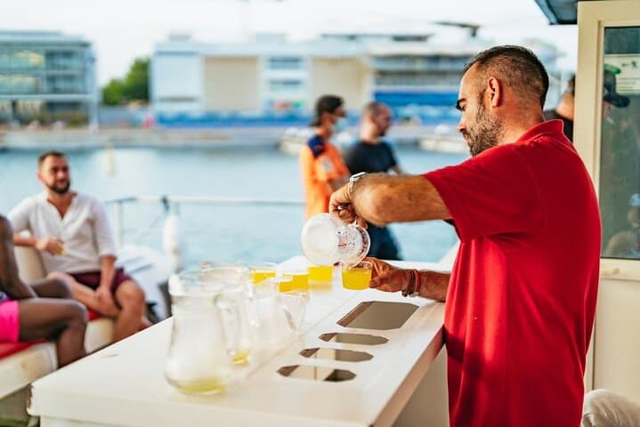 Catamaran Tour with Food at Sea and Bath from Valencia