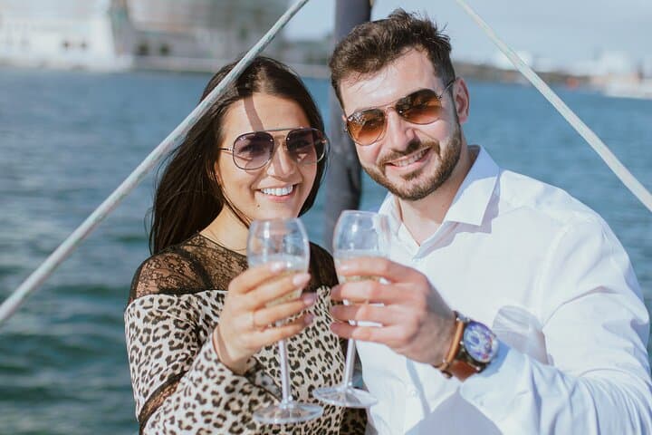 Barcelona 1-hour Private Boat Trip with Cava and Snacks