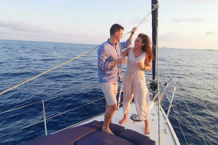 Barcelona 1-hour Private Boat Trip with Cava and Snacks