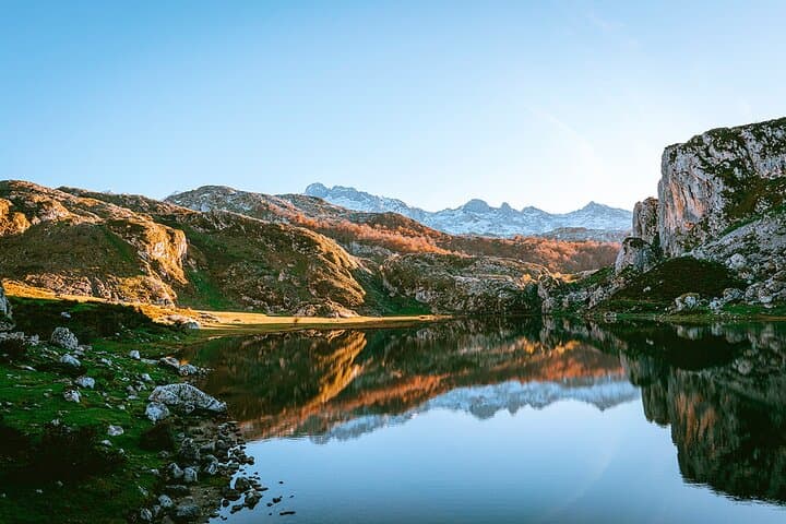Lakes of Covadonga, Onis Cangas and Ballasts Tour from Oviedo