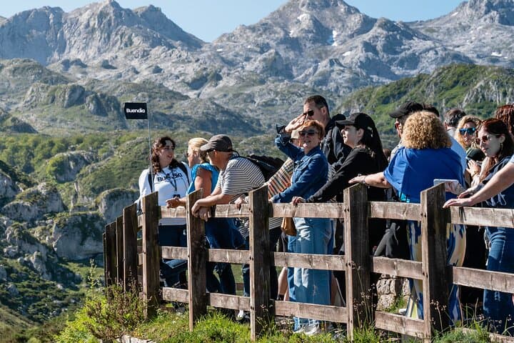 Lakes of Covadonga, Onis Cangas and Ballasts Tour from Oviedo