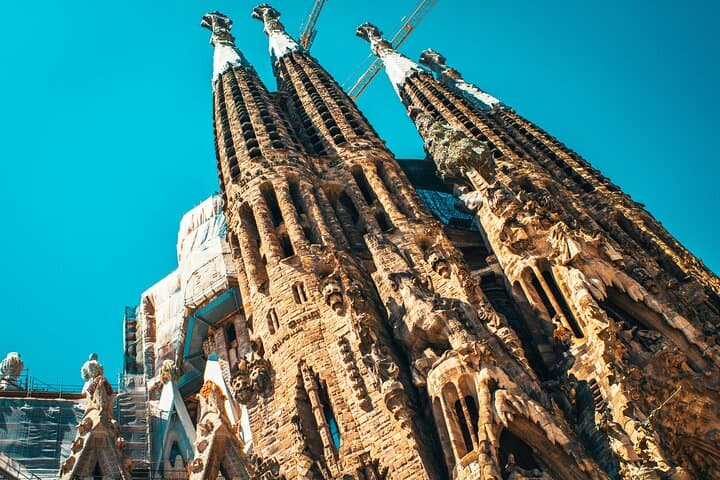 Barcelona La Sagrada Familia Guided Tour with Tickets