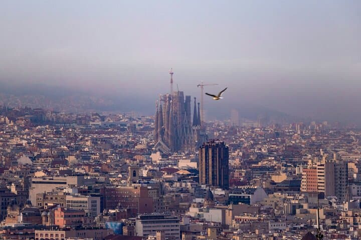Barcelona La Sagrada Familia Guided Tour with Tickets
