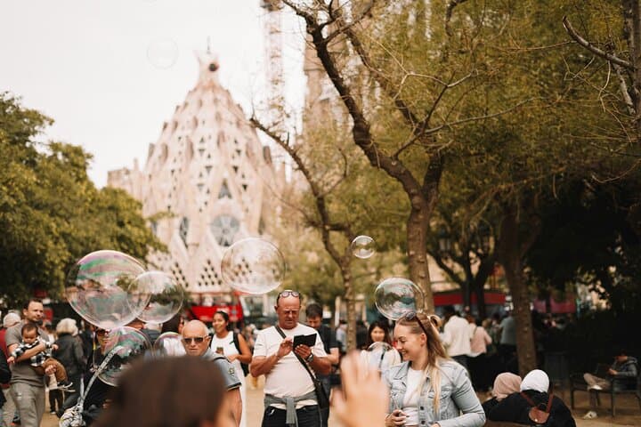 Barcelona La Sagrada Familia Guided Tour with Tickets