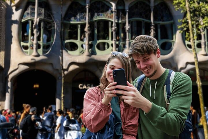 Barcelona self-guided city walking tour with audio & quizzes