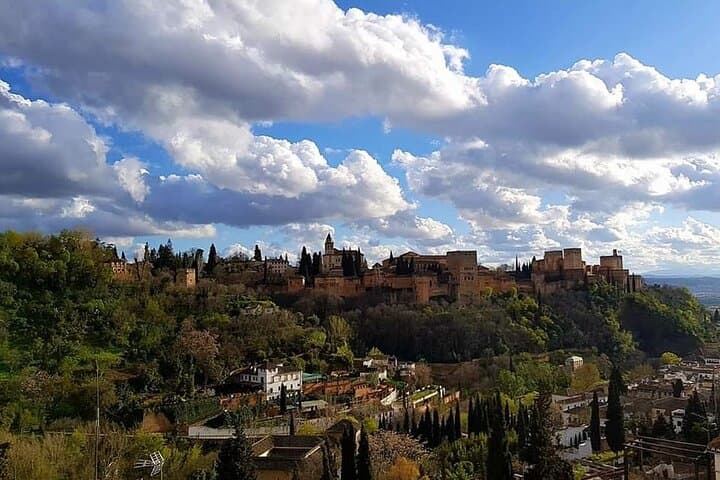 Granada: "Street Art & The Caves" Exceptional Guided Walking Tour