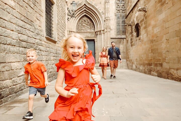Professional Photoshoot Tour - Barcelona's iconic locations