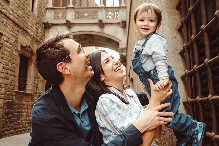 Professional Photoshoot Tour - Barcelona's iconic locations