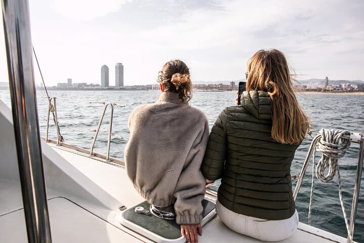 Barcelona Small Group Trip by Catamaran w Tapas, Cava and Sunset