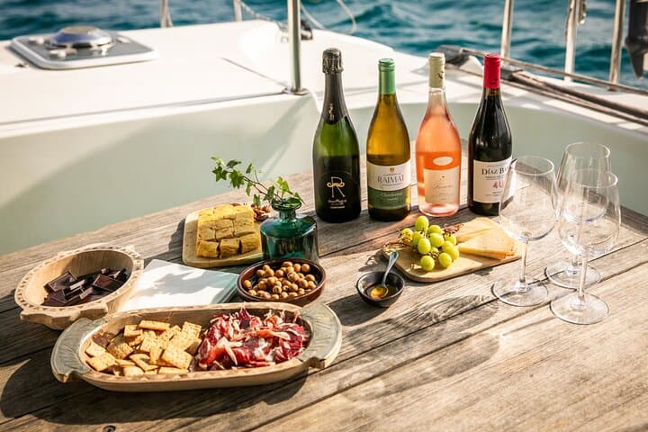 Barcelona Premium Wine Tasting & Tapas in Catamaran - Small Group