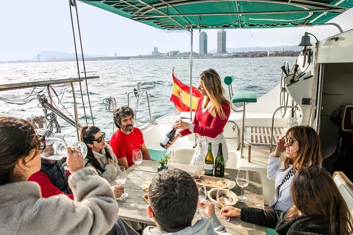 Barcelona: Premium Private Wine Tasting & Tapas in a Catamaran