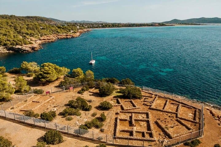 Ibiza half-day tour: Iconic photo spots with transportation