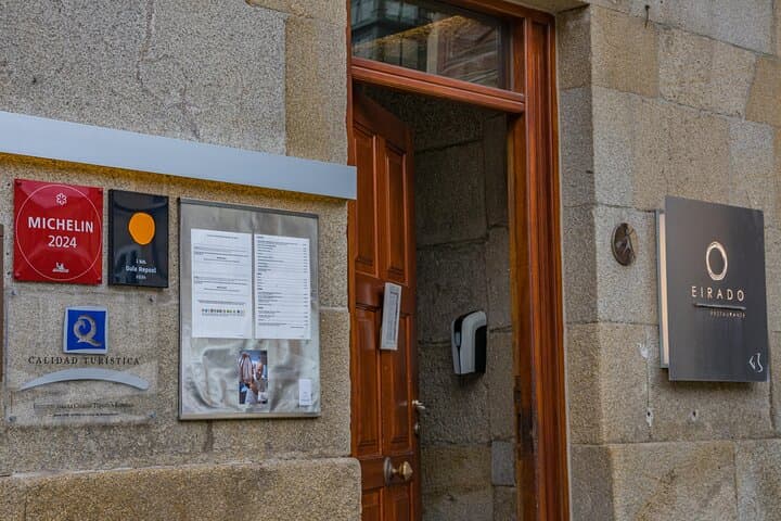 Albariño Wine Exclusive Private Tour, views & Michelin Star lunch