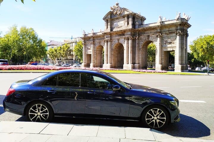 Madrid Barajas Airport Private Transfer To Madrid City