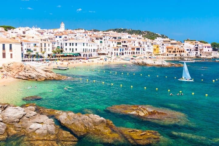 Costa Brava Luxury Tour Boat and Lunch from Barcelona