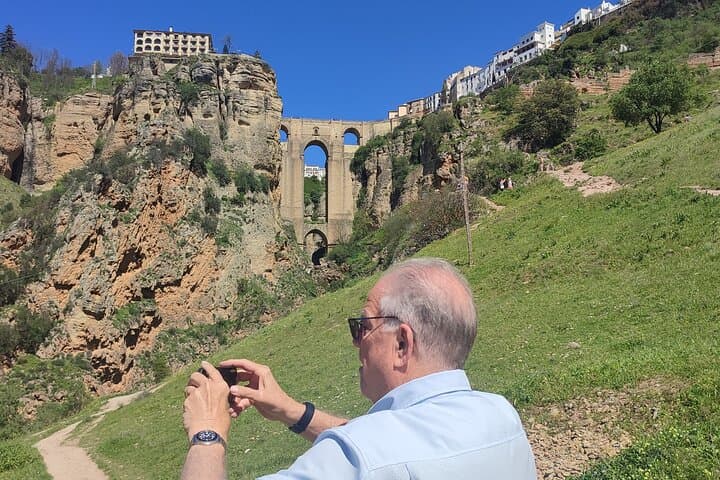 Route Bridges and Walls of Ronda + Winery visit and tasting 4 wines