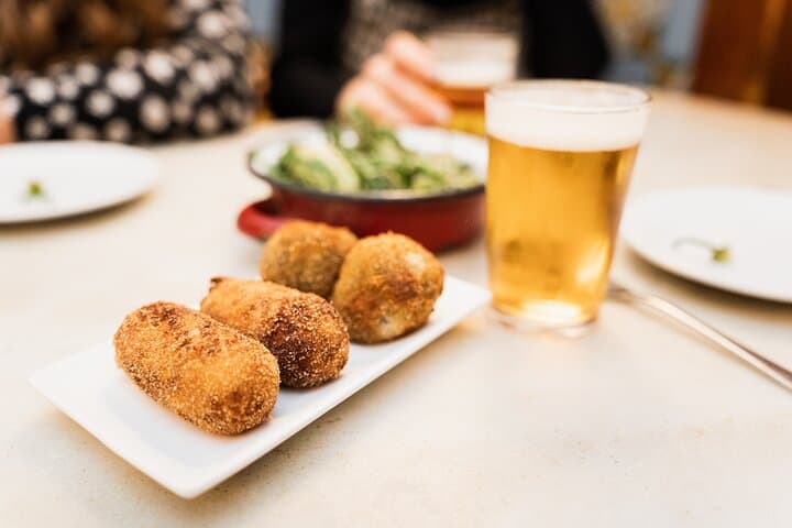 Barcelona Food Tour: Tapas, Drinks and Delights with a Local