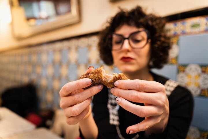 Cadiz Food Tour: Tapas, Drinks and Delights with a Local