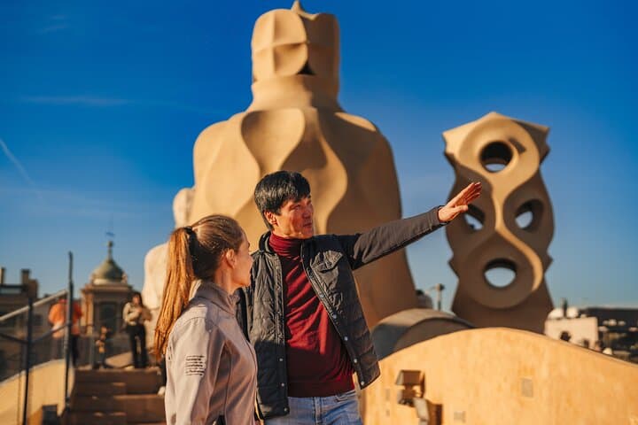 La Pedrera Premium: Exclusive Tour with Cava & Stunning View