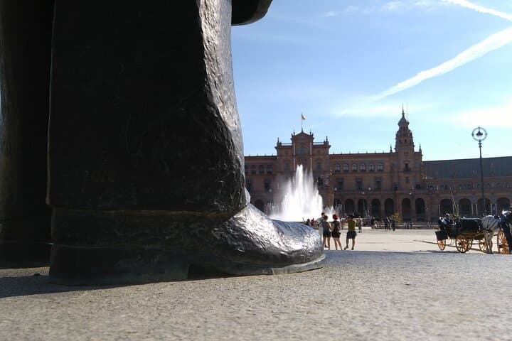 Guided tour of the Spanish Steps and the Maria Luisa Park
