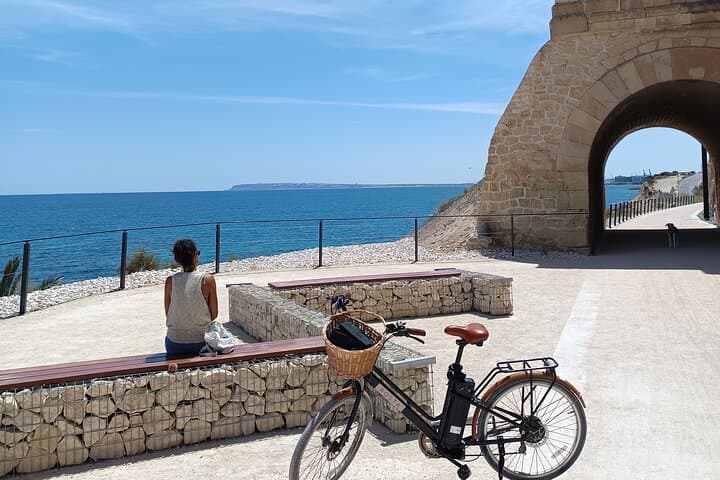 Alicante: Tour Guiado en Bicicleta Eléctrica (E-Bike)