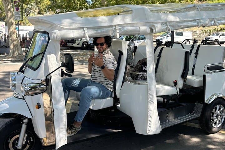 Tuk-tuk tour of downtown Madrid