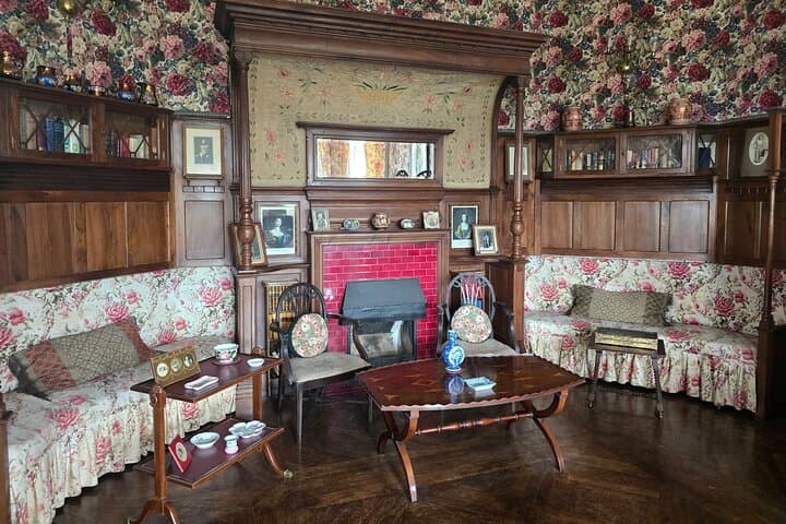 Private tour of the Duque de Almodóvar Mansion in Comillas