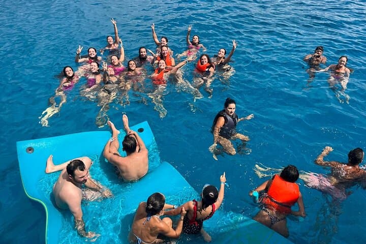CRYSTAL WATERS SEA EXPERIENCE, from Platja d'en Bossa