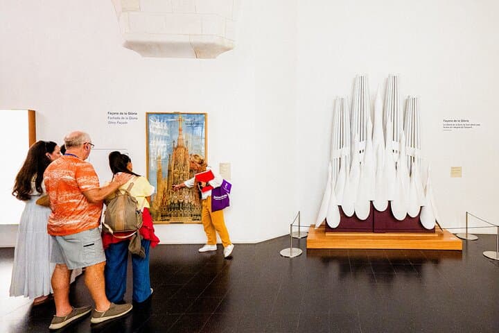 Unlock the secrets of Gaudí’s architectural brilliance with an exclusive museum tour, offering rare insights into the creation of Barcelona’s most iconic landmark.