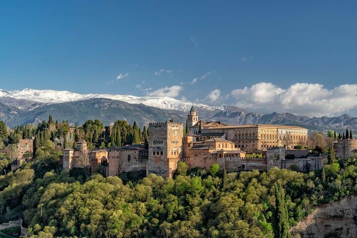 Explore Granada in 90 minutes with a Local