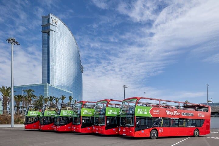 Barcelona City Tour Hop-On Hop-Off and Aquarium