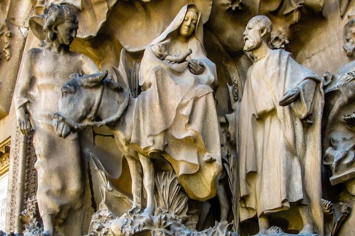 Max 6 People Full-Day Tour Barcelona, Sagrada Familia, Parc Guell