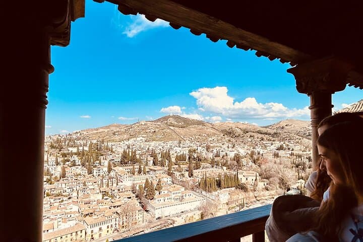 Audio Guided Tour of Generalife and Alcazaba de la Alhambra