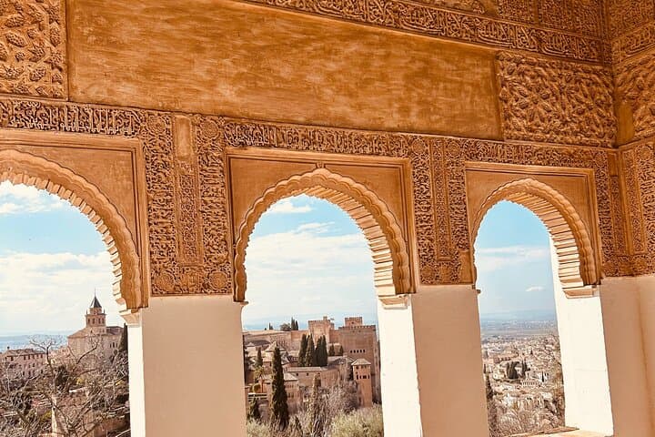 Audio Guided Tour of Generalife and Alcazaba de la Alhambra
