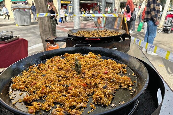 Barcelona Traditional Eateries Food Crawl and City Tour by Simona