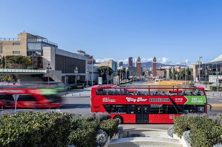 Barcelona City Tour Hop-On Hop-Off with Optional Catamaran trip