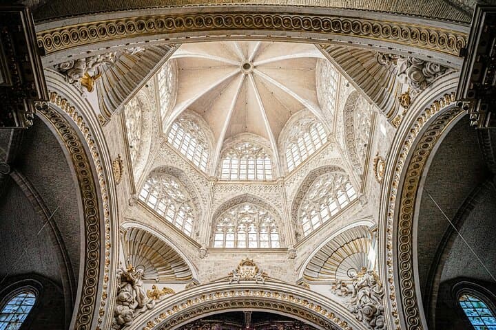 Private Valencia Tour From Barcelona with Free Photoshoot