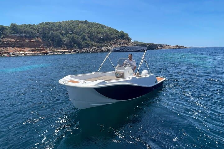 Unlicensed boat