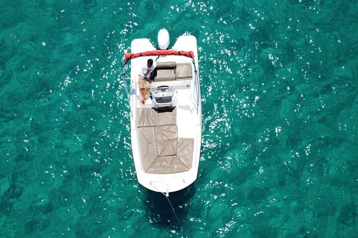 Unlicensed boat