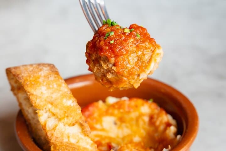 Gourmet Tapas and Wine Tour in Palma de Mallorca