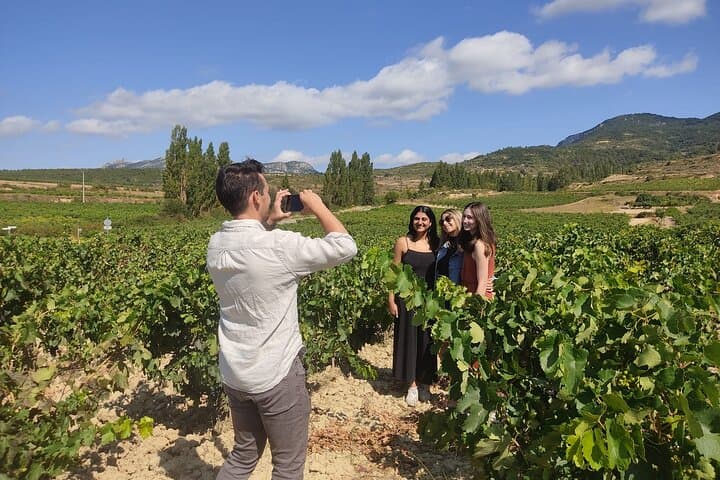 Private Rioja Wine Tour: 2 Wineries from San Sebastian