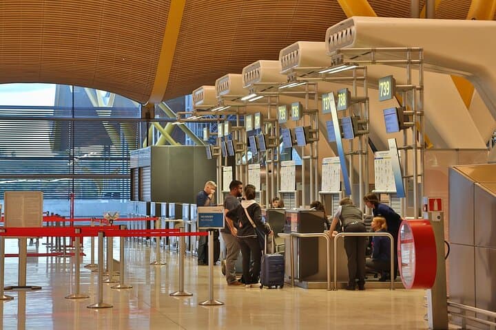 Private Transfer Madrid Barajas Airport to Madrid