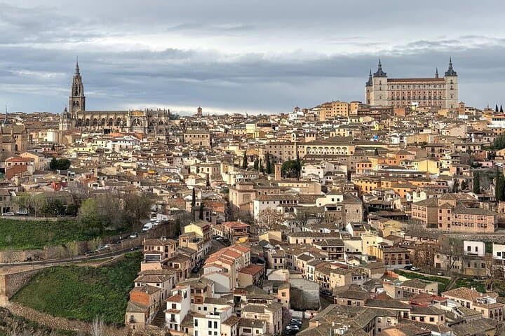 Toledo’s Highlights in English – Guided Tour & Cathedral Visit