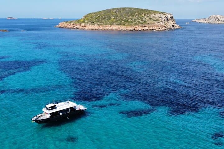 VIP paella Beach hopping Cruise , all inclusive with paddleboards